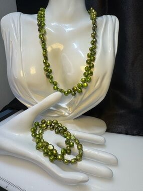 Green Pearl Necklace and Matching Bracelet